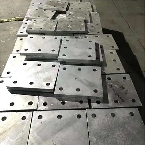Inbäddade stålbottenplattor för strukturell installation